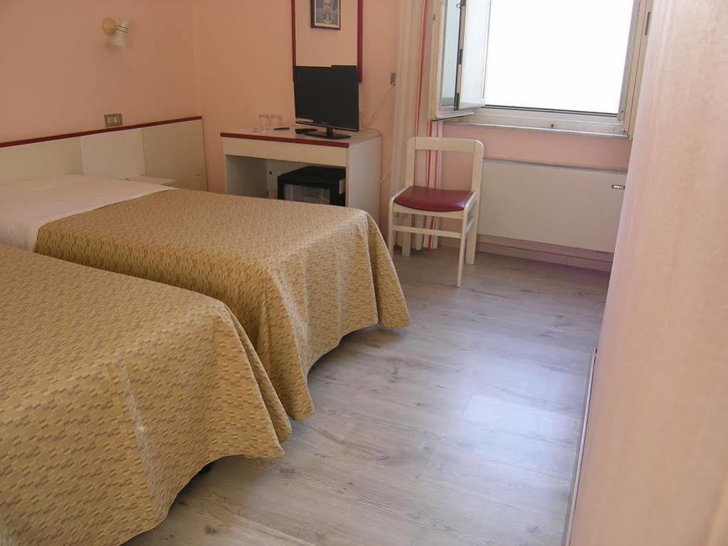 Elba Hotel Rosignano Solvay Bagian luar foto